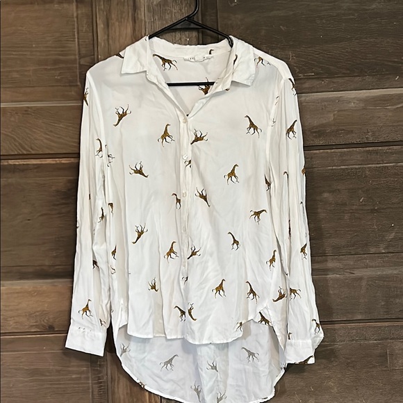 Jane and Delancey White‎ Novelty Giraffe Print Button Down Tunic Top Medium - Picture 1 of 9